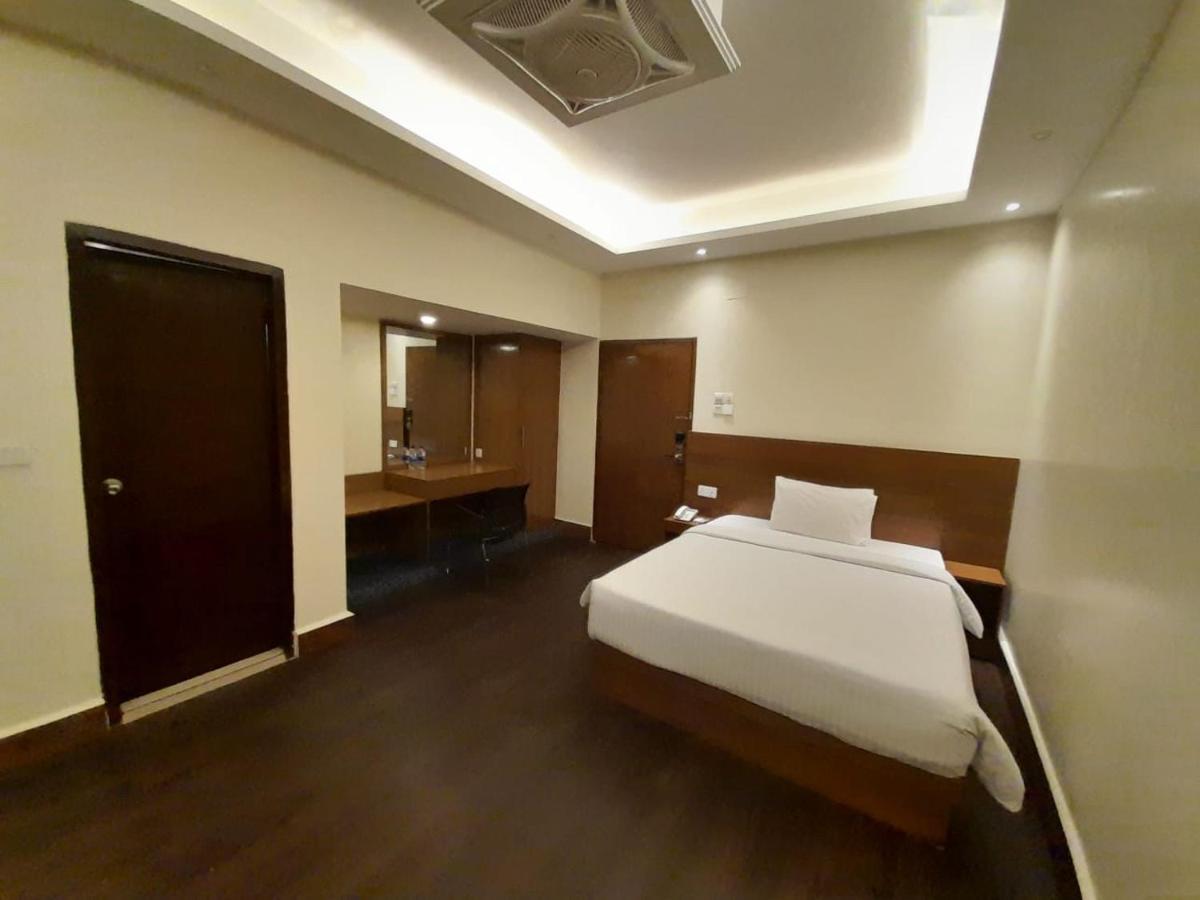 Richmond Hotel & Suites Дакка Экстерьер фото