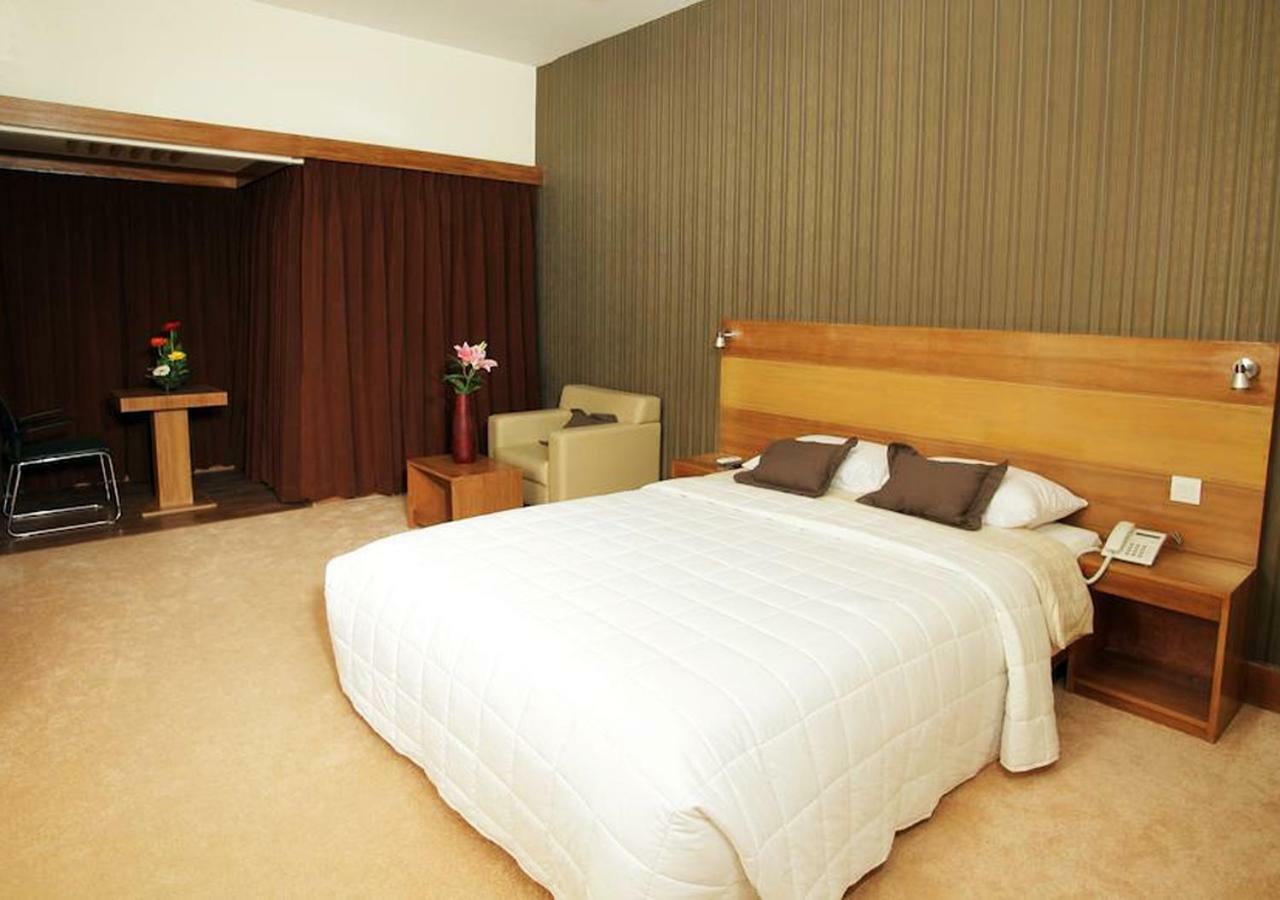 Richmond Hotel & Suites Дакка Экстерьер фото